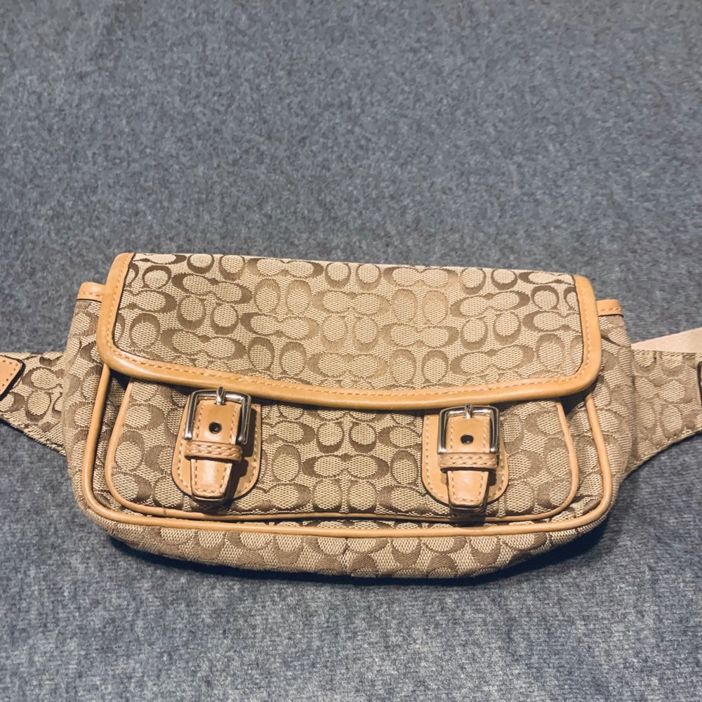 Authentic Signature Monogramed Coach Fanny pack